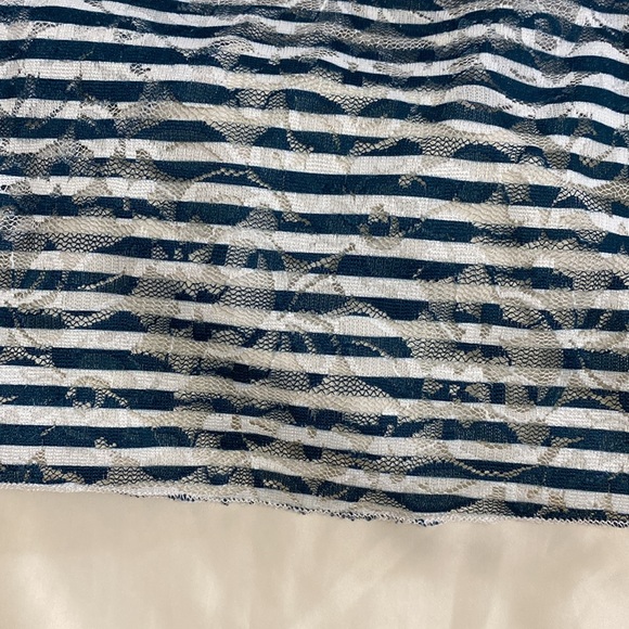 Element!! Dark teal lace, detail tank top - Picture 4 of 9